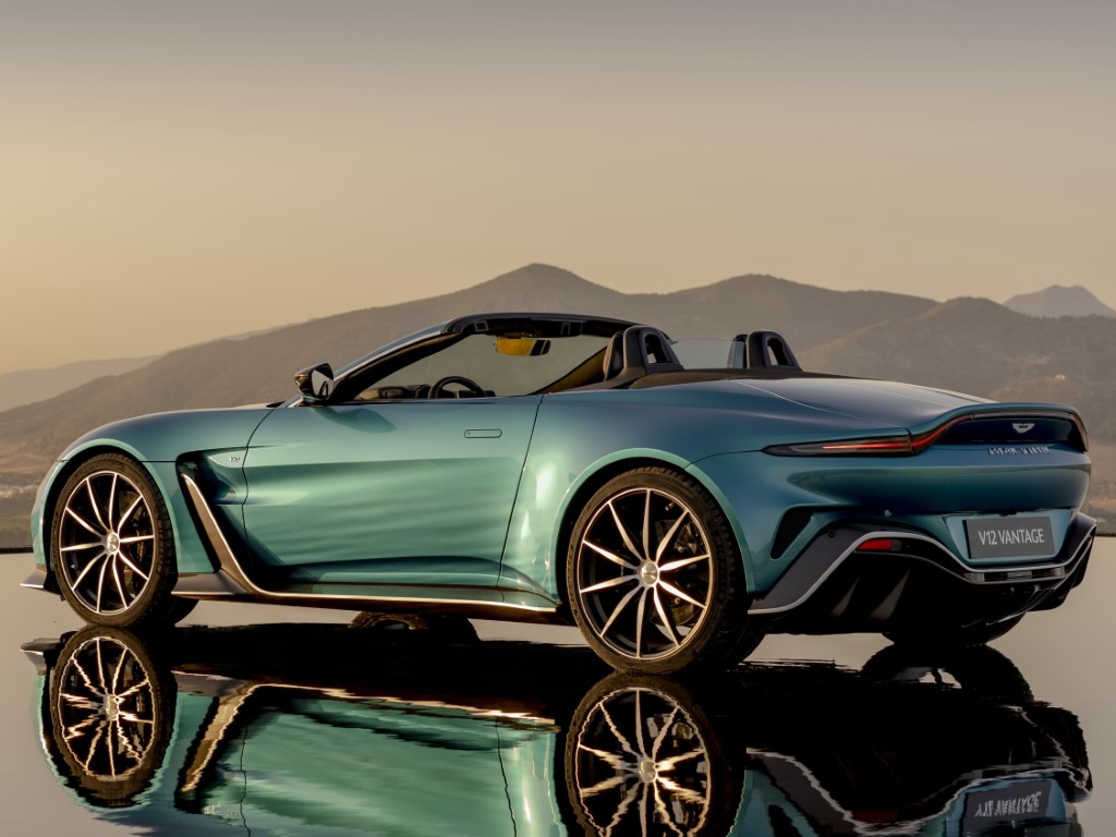 Aston Martin Vantage V12 Roadster (Automatic)